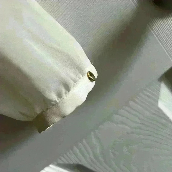 Banana Republic White Blouse - Picture 5 of 7